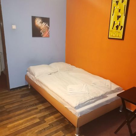 Hotel Praha Club Bed & Breakfast Екстер'єр фото