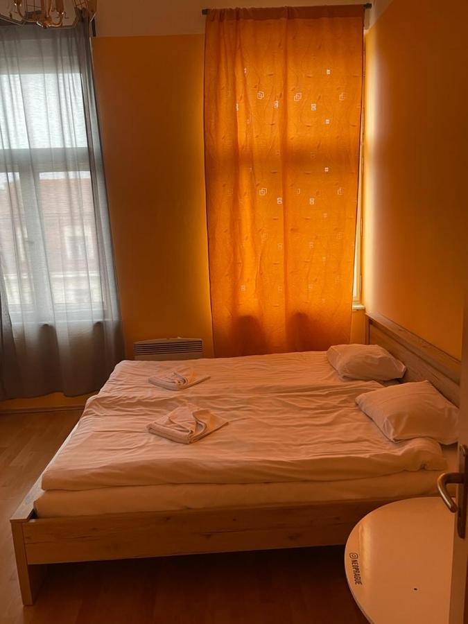 Hotel Praha Club Bed & Breakfast Екстер'єр фото