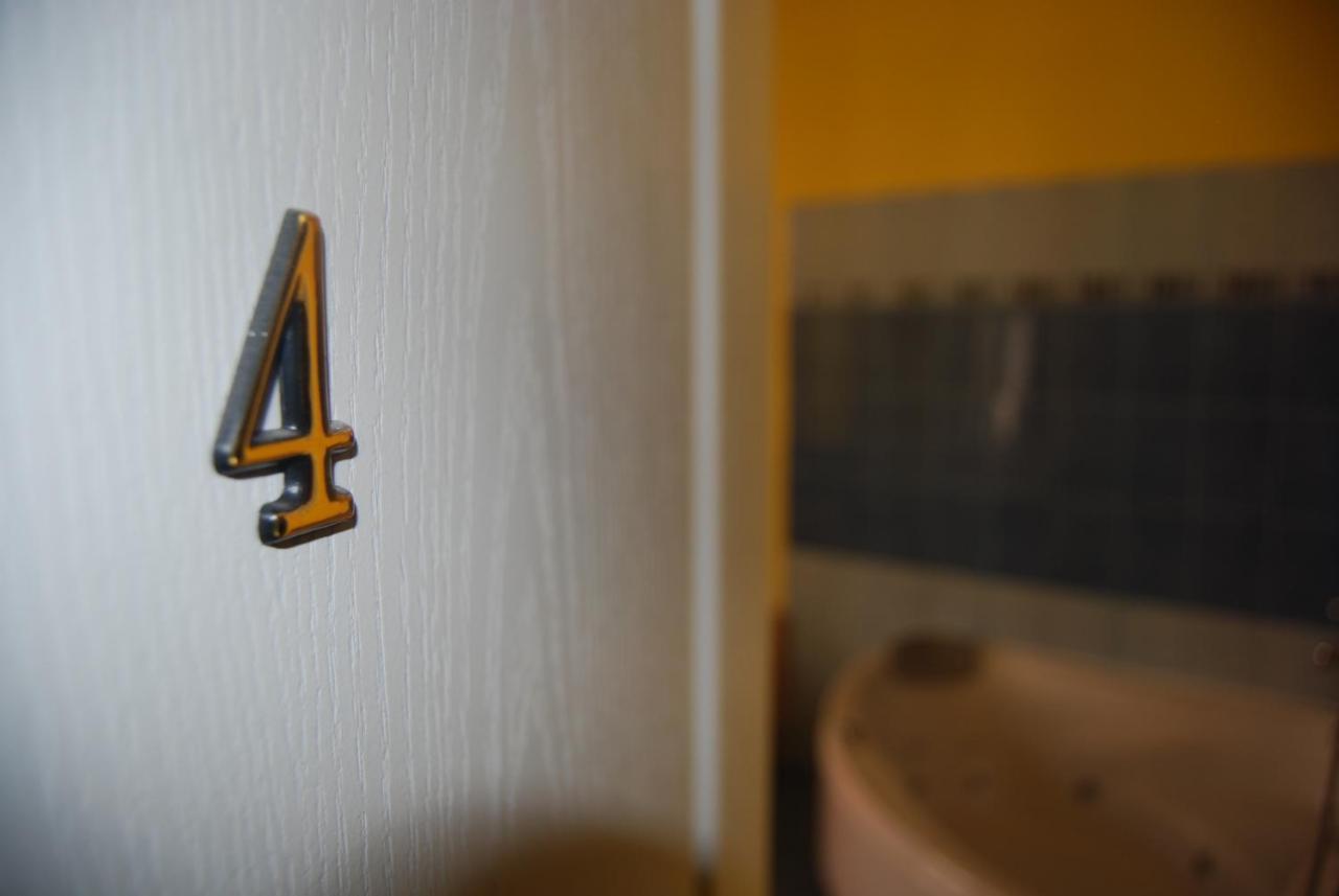 Hotel Praha Club Bed & Breakfast Екстер'єр фото