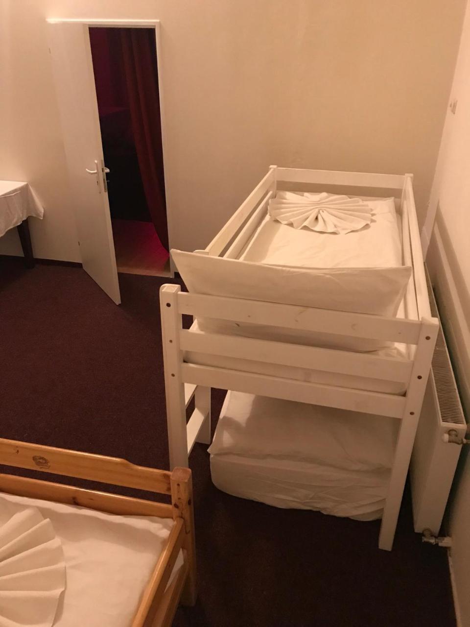 Hotel Praha Club Bed & Breakfast Екстер'єр фото