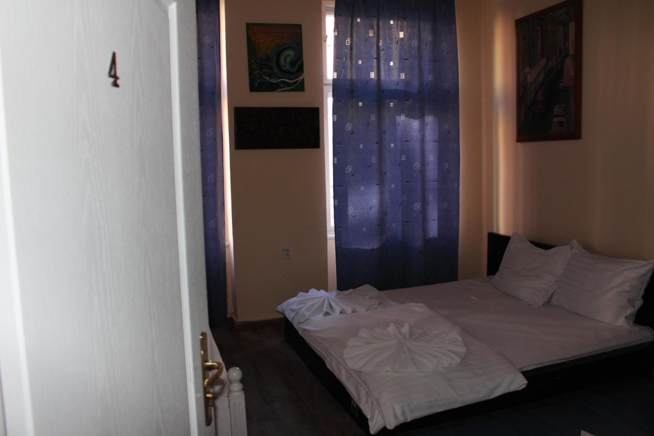 Hotel Praha Club Bed & Breakfast Екстер'єр фото