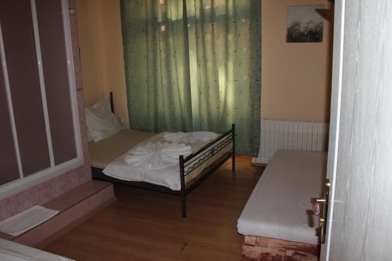 Hotel Praha Club Bed & Breakfast Екстер'єр фото