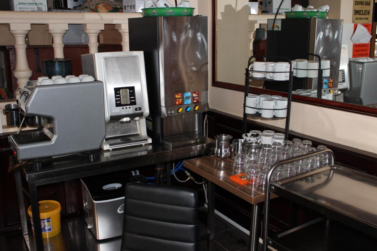 Hotel Praha Club Bed & Breakfast Екстер'єр фото